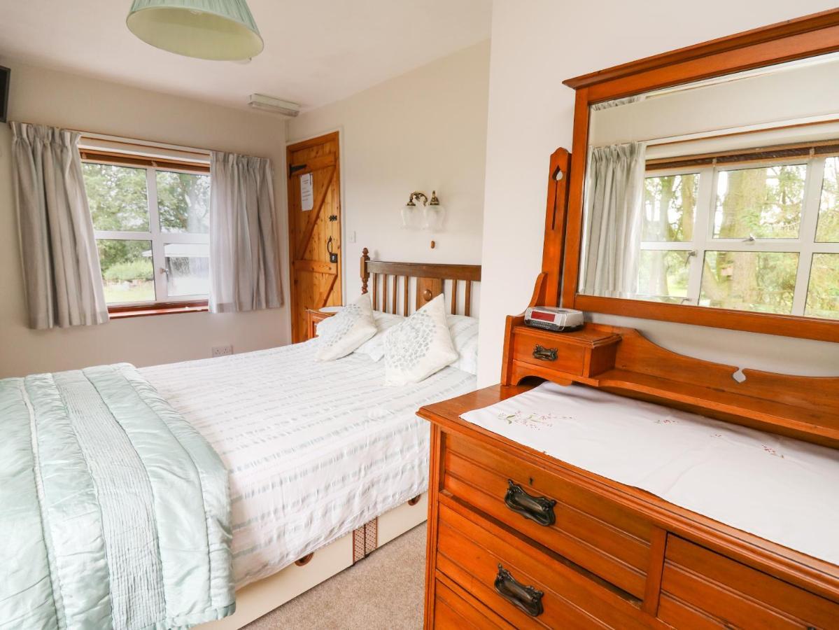 Holly Farm Cottage Newbridge on Wye Esterno foto