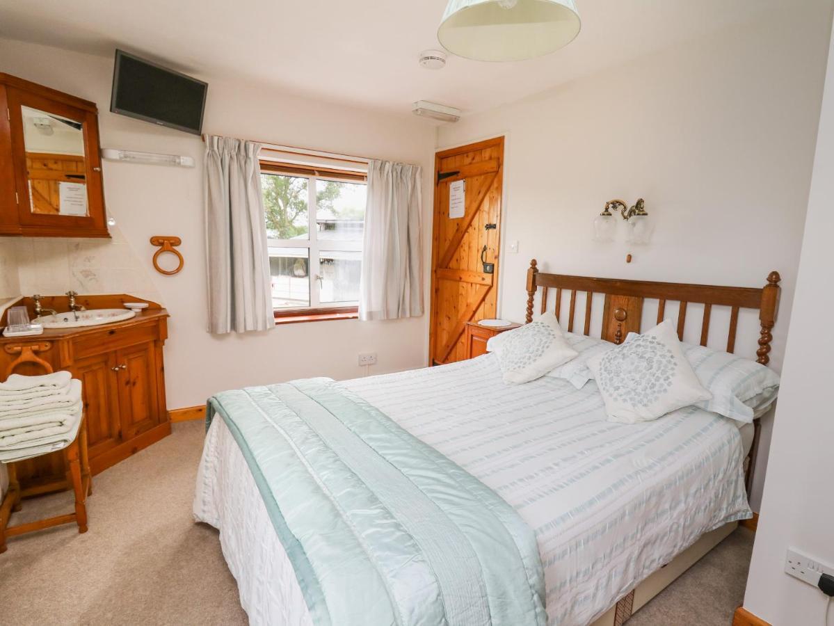 Holly Farm Cottage Newbridge on Wye Esterno foto