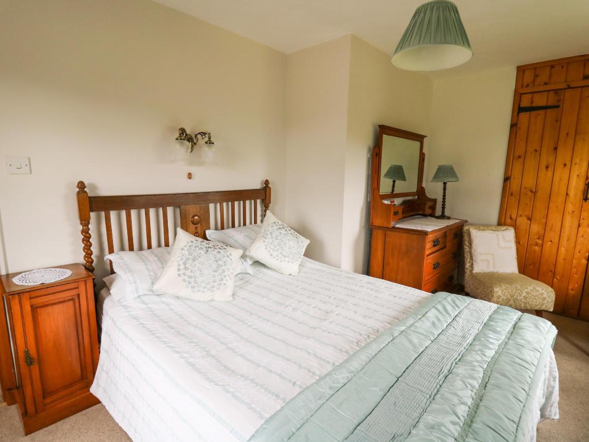 Holly Farm Cottage Newbridge on Wye Esterno foto